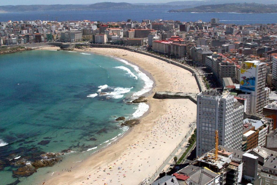 Primera Linea De Playa De Riazor A Coruña Exteriör bild